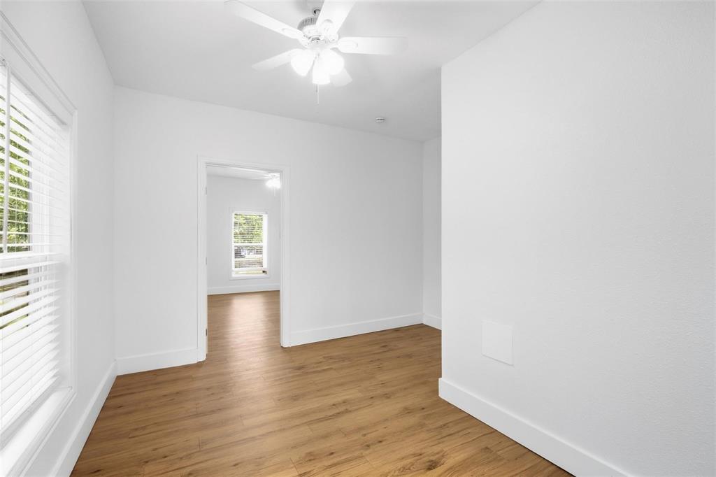 2222 W Bond Street Property Photo 11