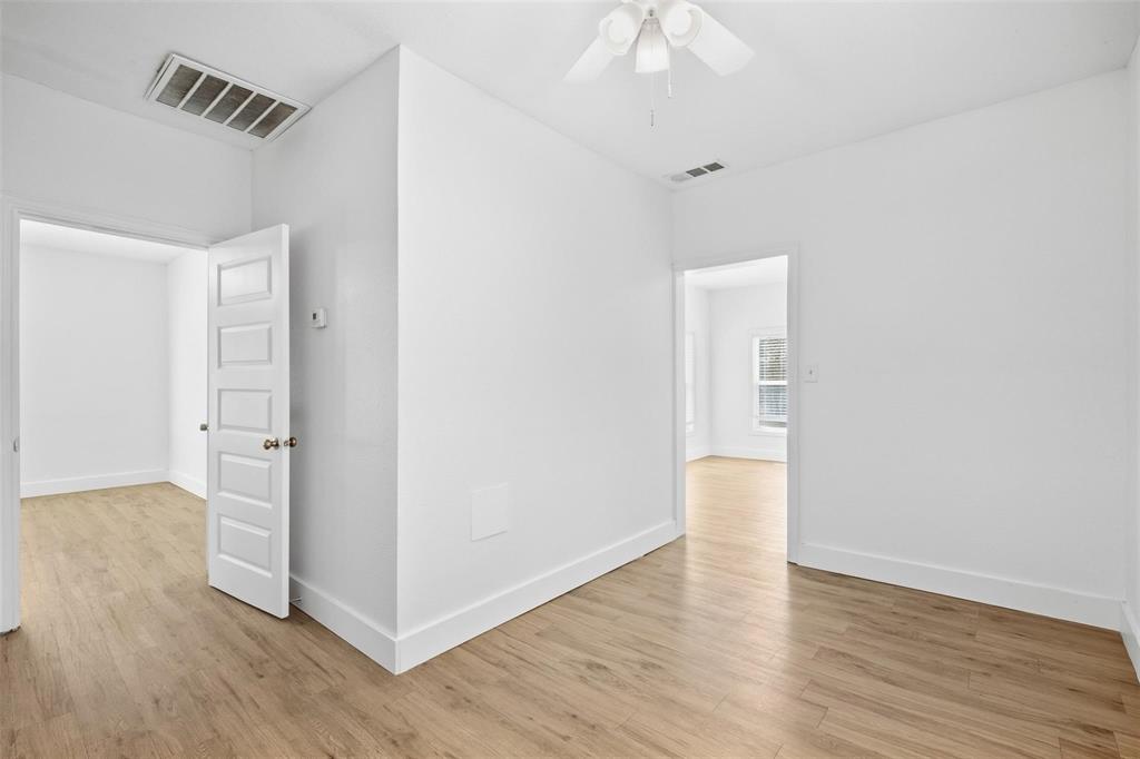 2222 W Bond Street Property Photo 12