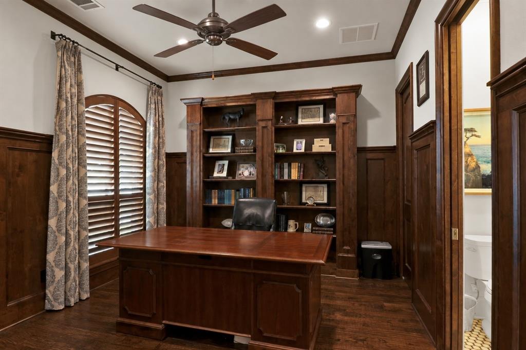 233 Hickory Ridge Court Property Photo 4