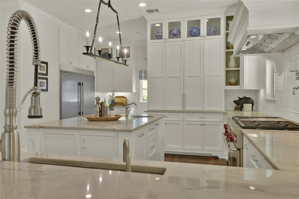 233 Hickory Ridge Court Property Photo 9