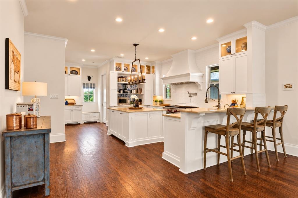 233 Hickory Ridge Court Property Photo 12