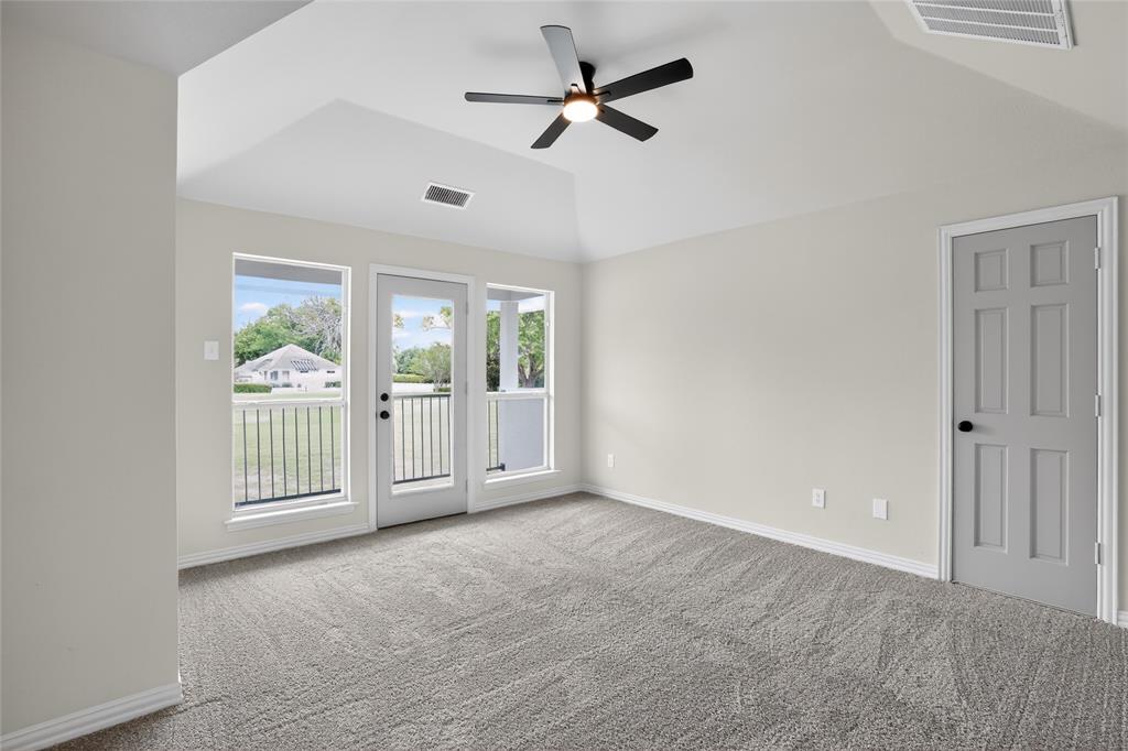 909 Saint Andrews Place Property Photo 12