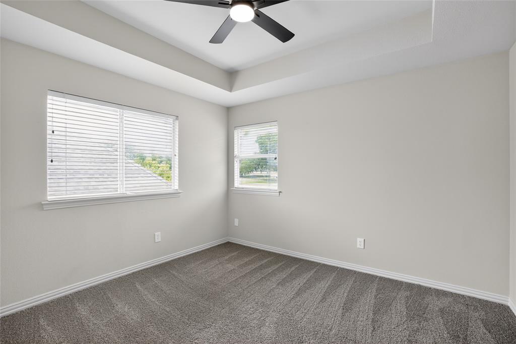 909 Saint Andrews Place Property Photo 16