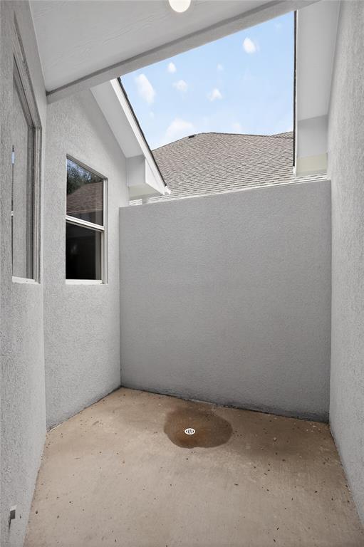 909 Saint Andrews Place Property Photo 31