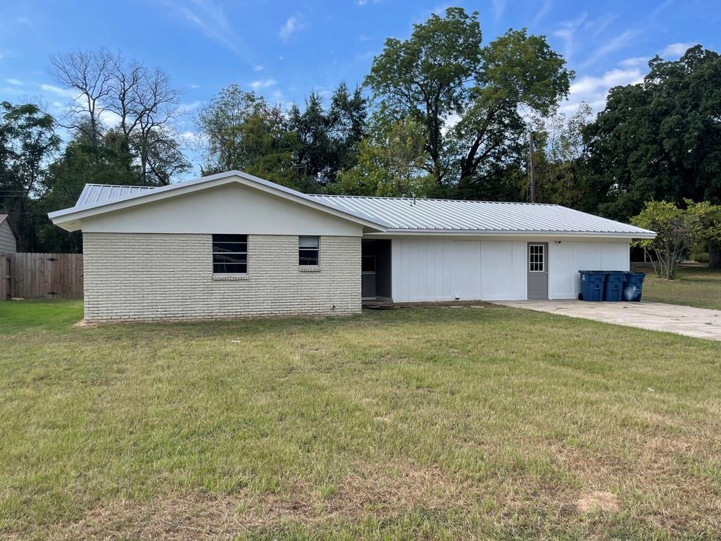 615 Cherokee Trace Property Photo 1