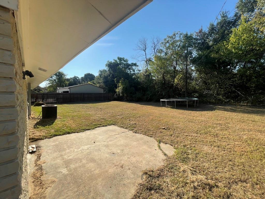 615 Cherokee Trace Property Photo 4