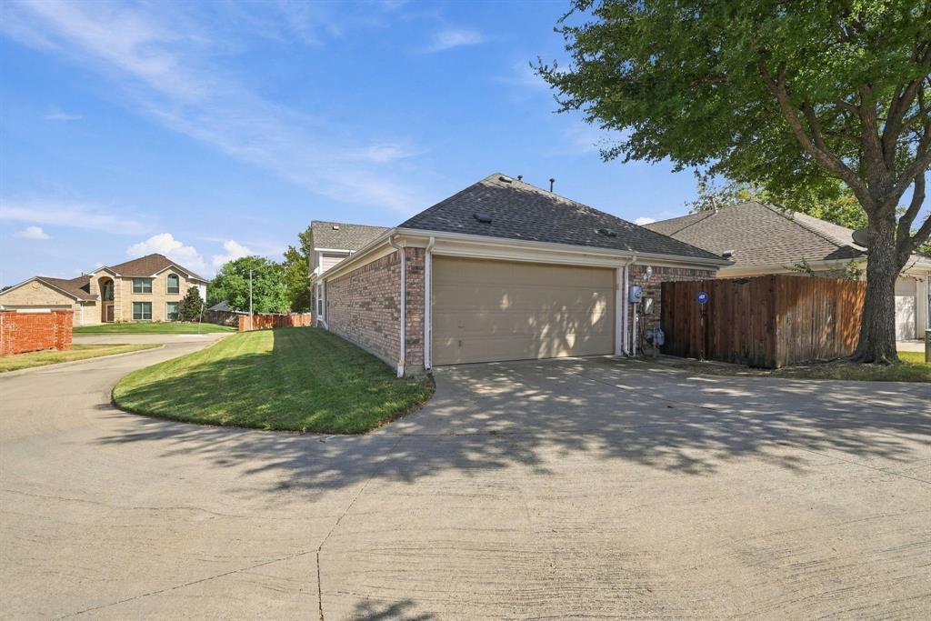6033 Roaring Springs Drive Property Photo 4