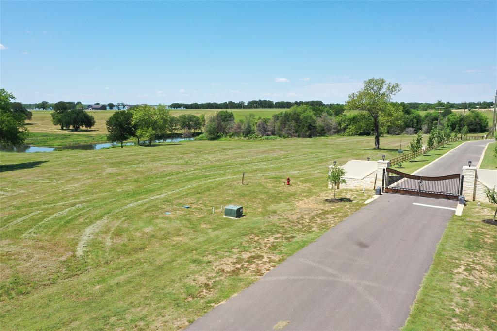 300 Shores Drive Property Photo 3