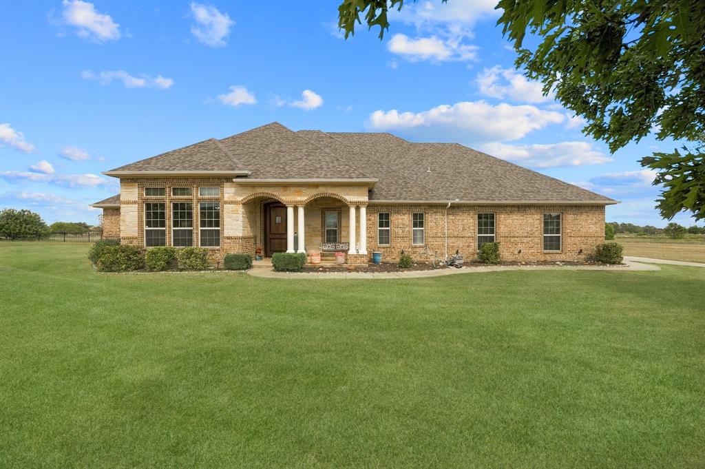 1066 Canyon Lake Road Property Photo 1
