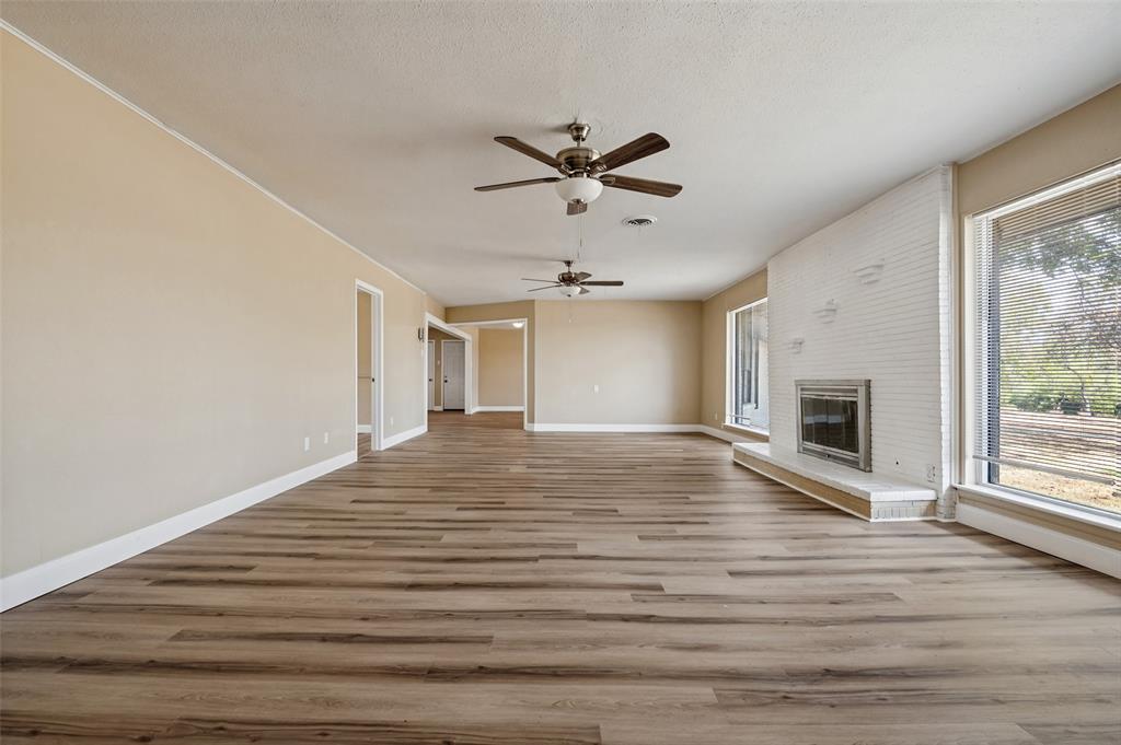 325 Crescent Drive Property Photo 3