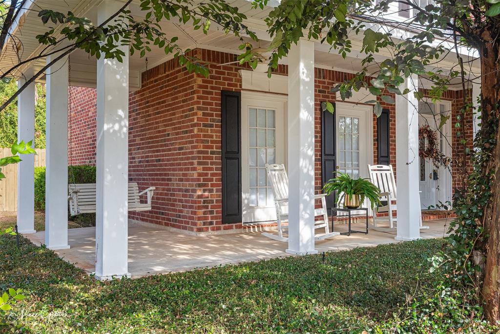 1229 Whitehall Property Photo 3