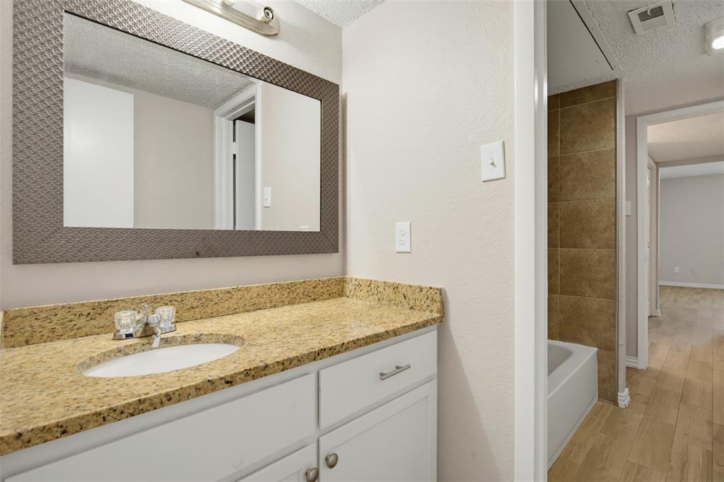 2329 Lido Lane Property Photo 9