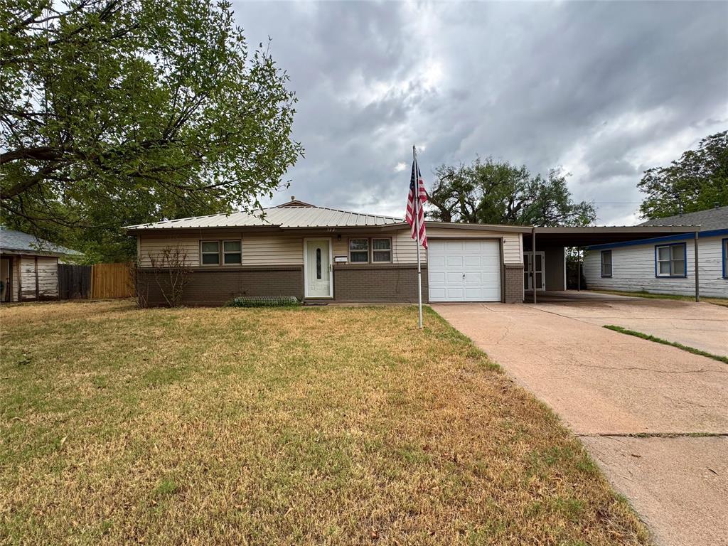 3221 Ivy Lane Property Photo 2