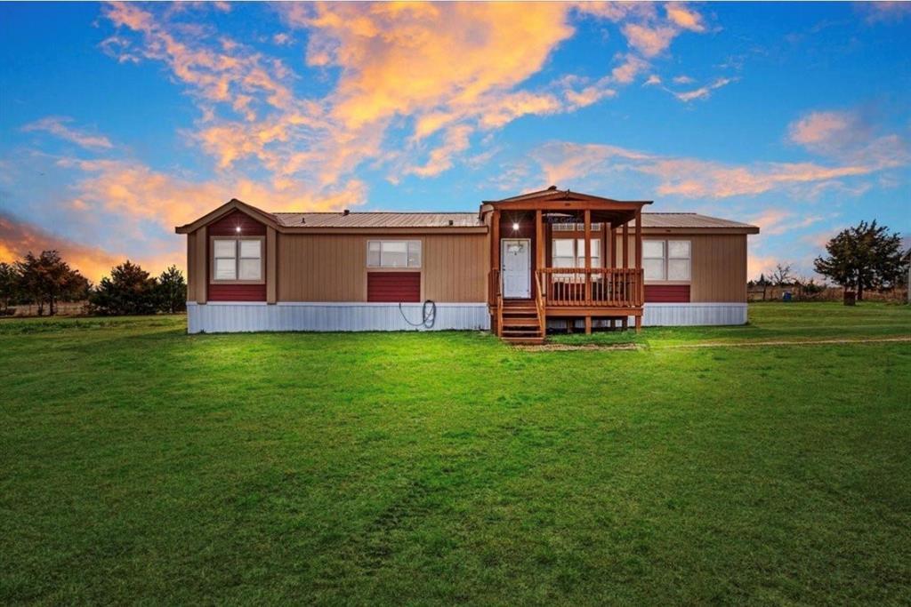 2035 Fm-1566 Property Photo 8