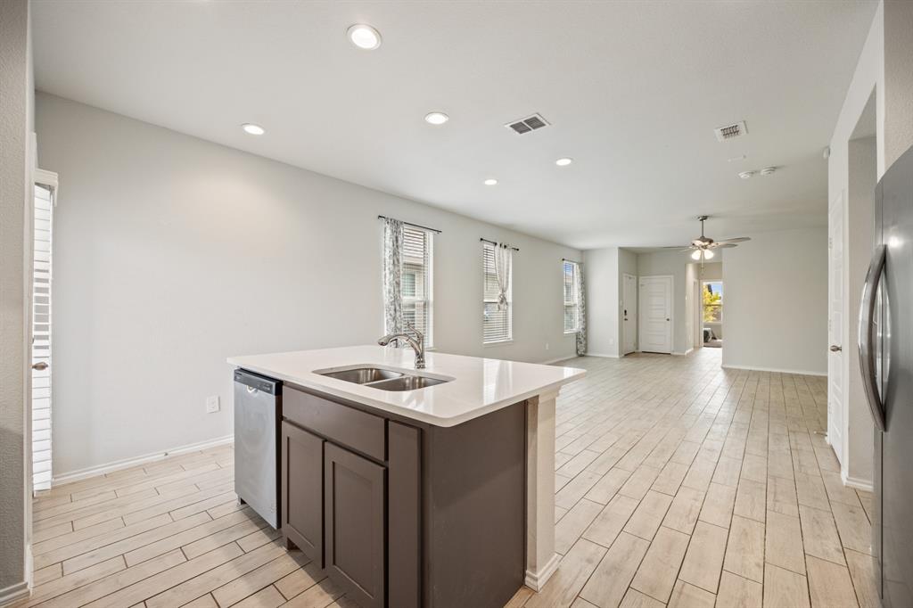 1652 Edgeway Drive Property Photo 11
