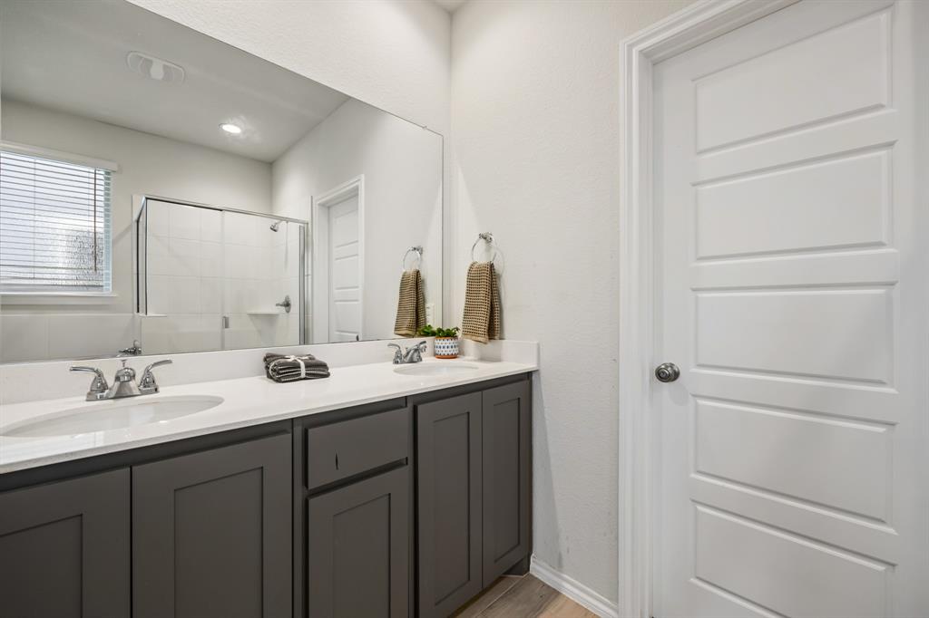 1652 Edgeway Drive Property Photo 18