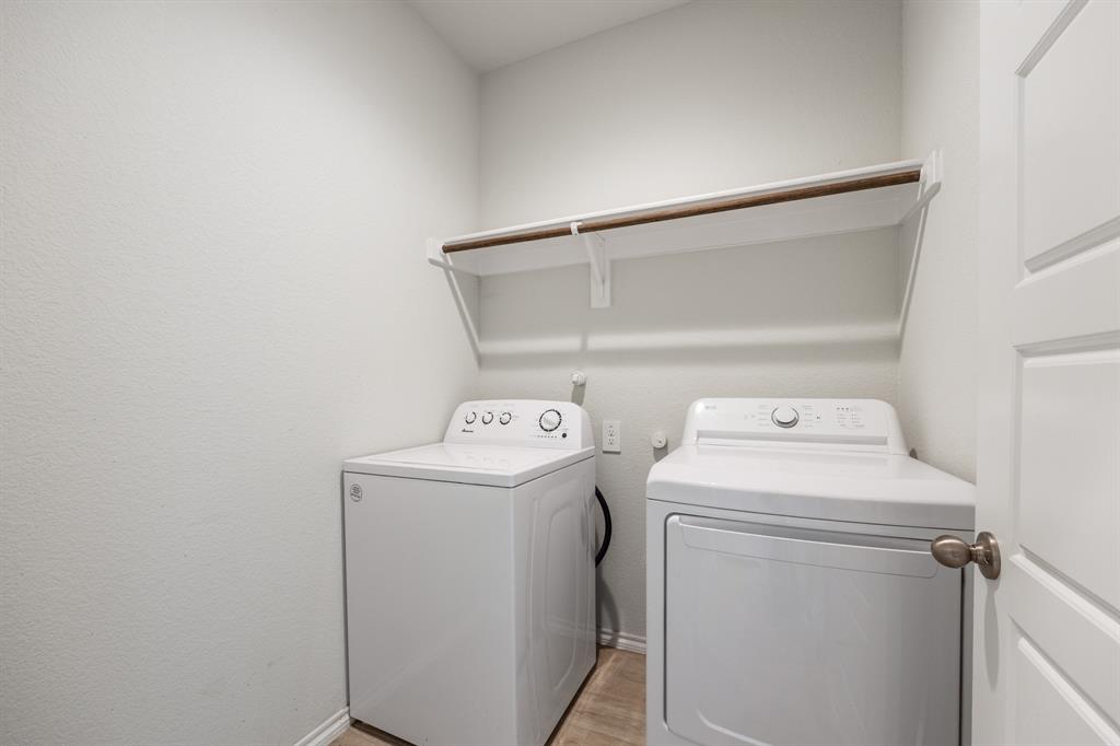 1652 Edgeway Drive Property Photo 24