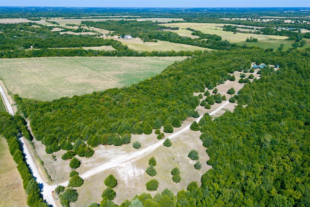 00 Cr 3040 Property Photo 2
