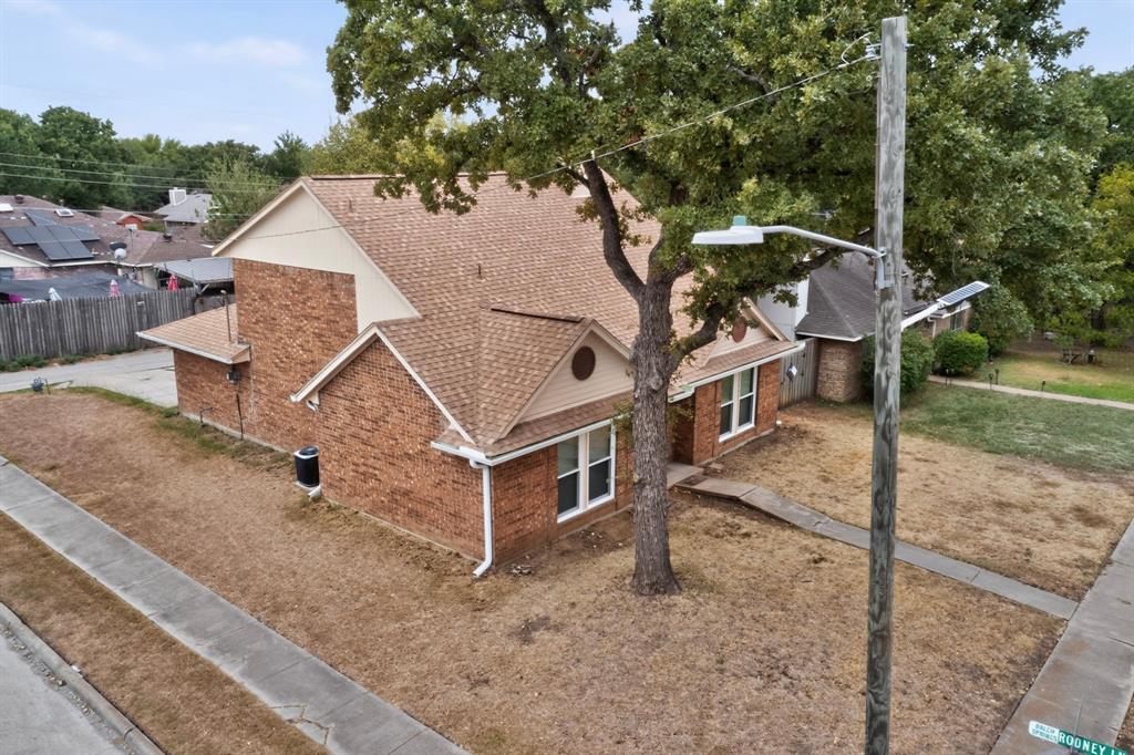 11820 Amberly Lane Property Photo 4