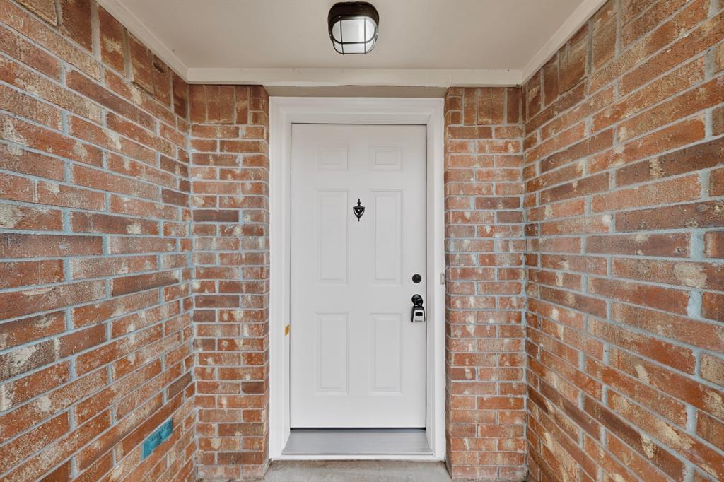 11820 Amberly Lane Property Photo 10