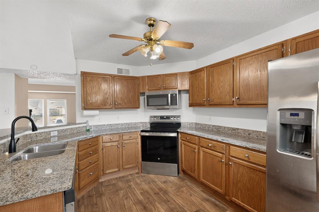 11820 Amberly Lane Property Photo 20