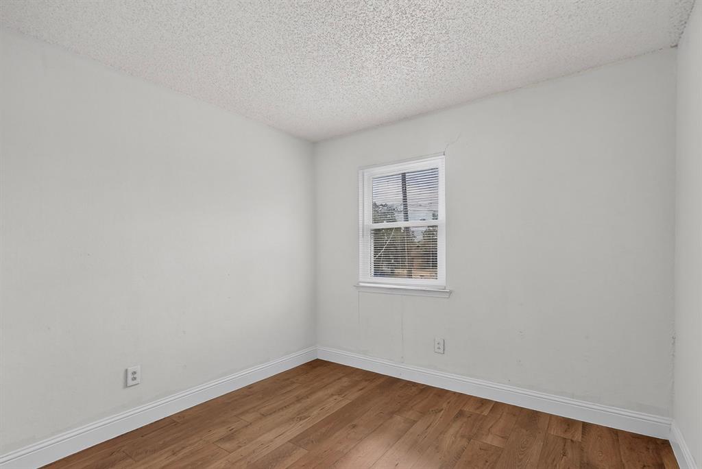 11820 Amberly Lane Property Photo 31