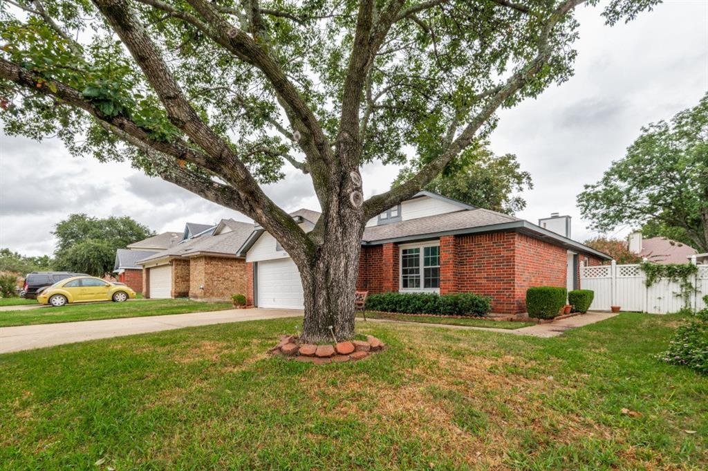5814 Fox Hunt Drive Property Photo 3