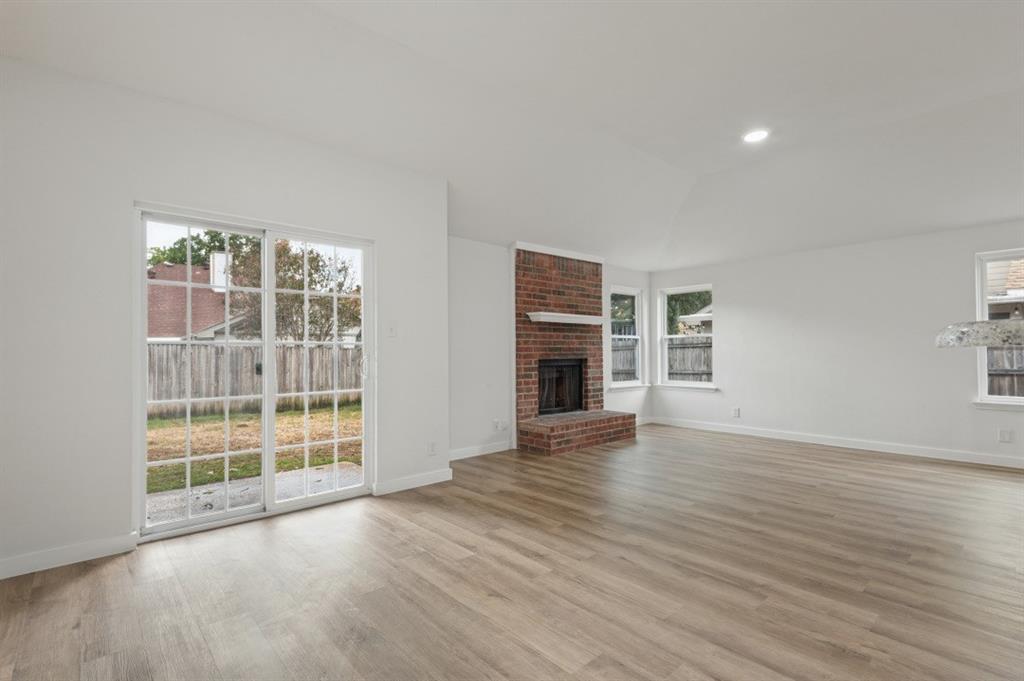 5814 Fox Hunt Drive Property Photo 8
