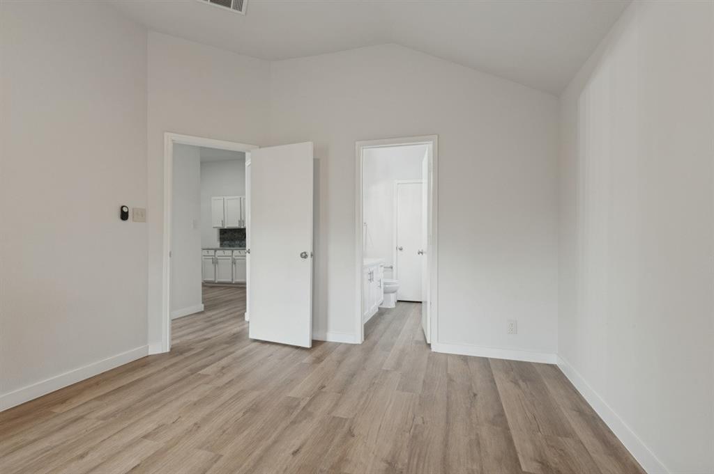 5814 Fox Hunt Drive Property Photo 14