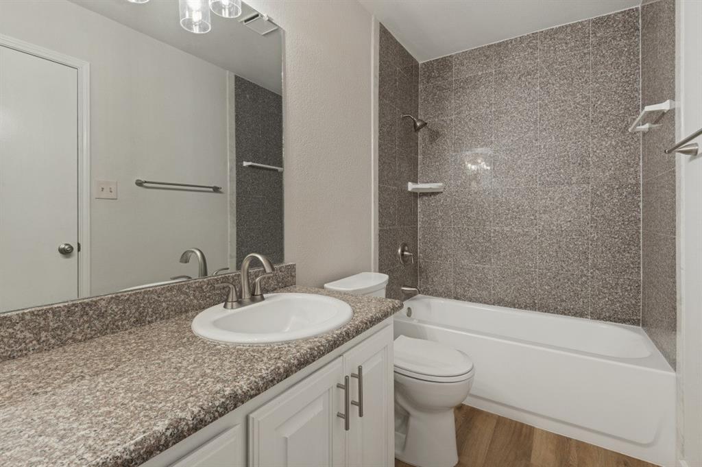 5814 Fox Hunt Drive Property Photo 17