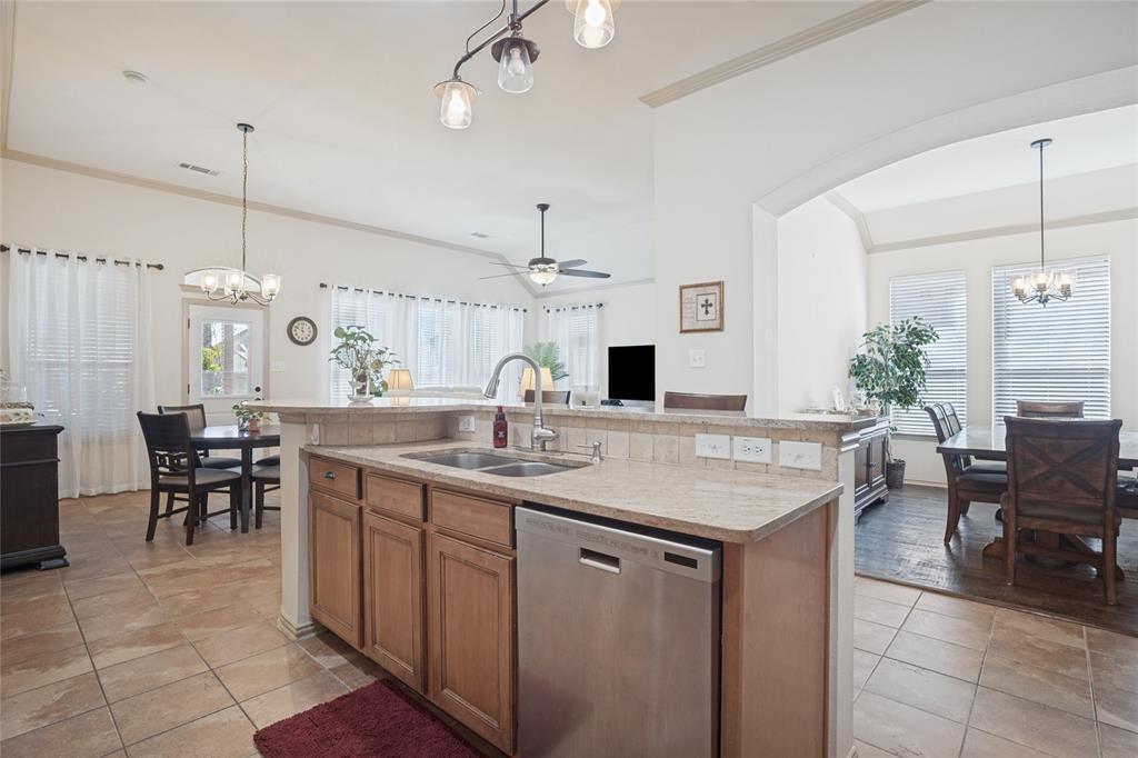 3811 Desert Willow Drive Property Photo 7