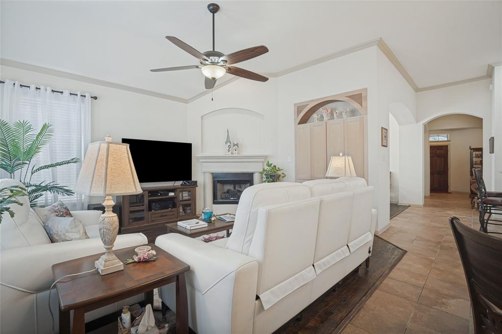 3811 Desert Willow Drive Property Photo 9