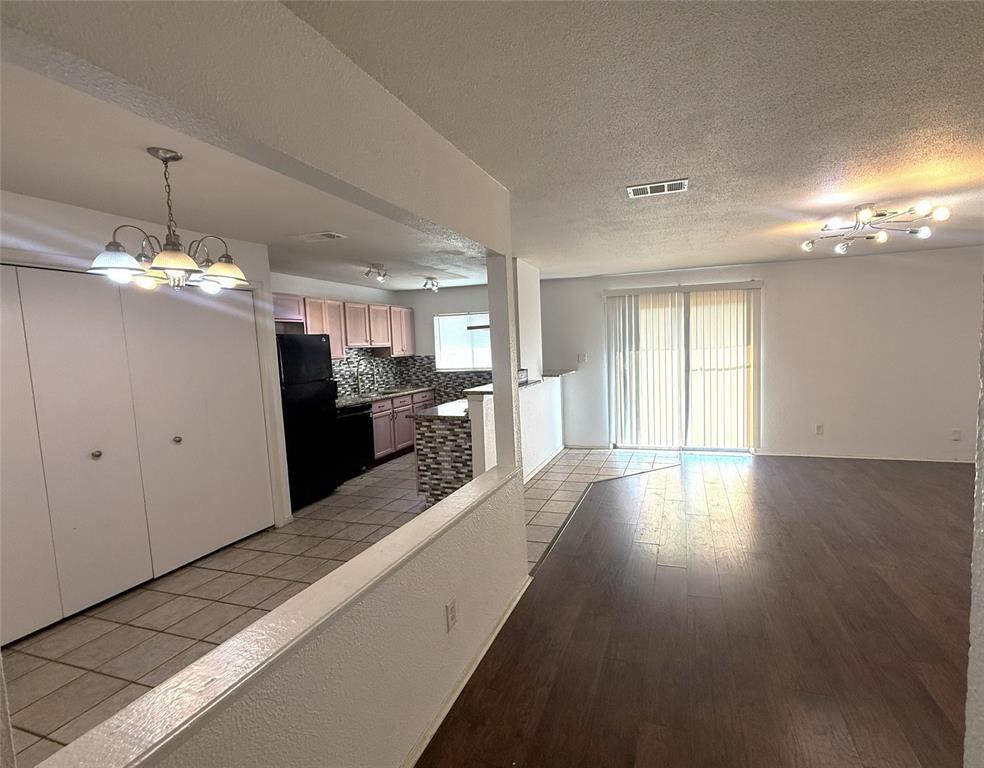 630 Valley View Drive Property Photo 4