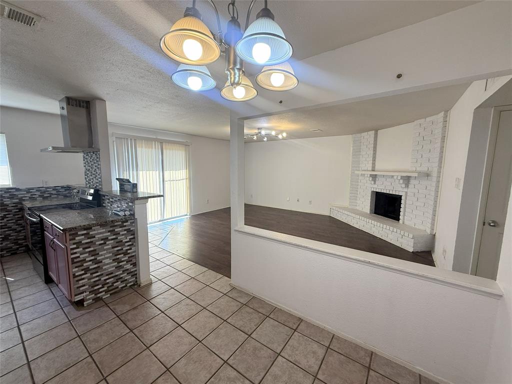 630 Valley View Drive Property Photo 5