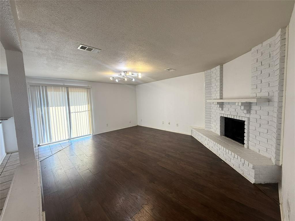 630 Valley View Drive Property Photo 8