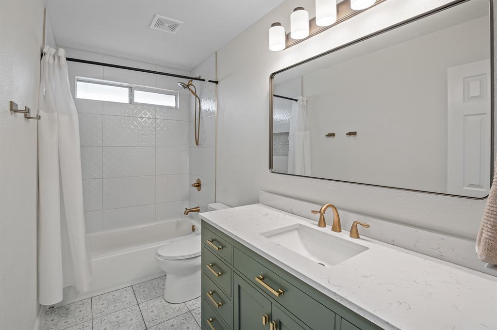 1314 Kenshire Court Property Photo 24