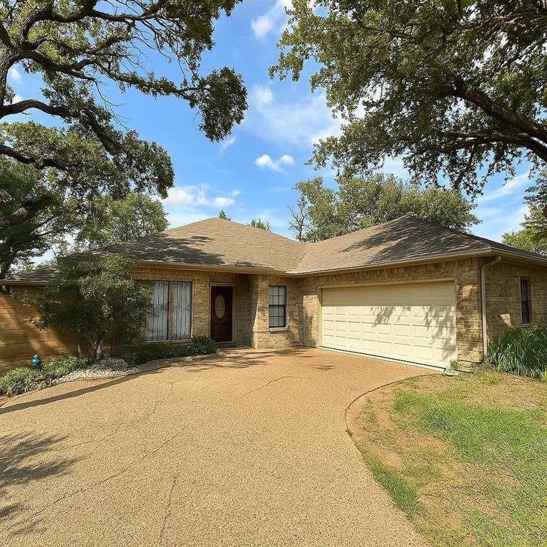 2909 Gainesborough Drive Property Photo 1