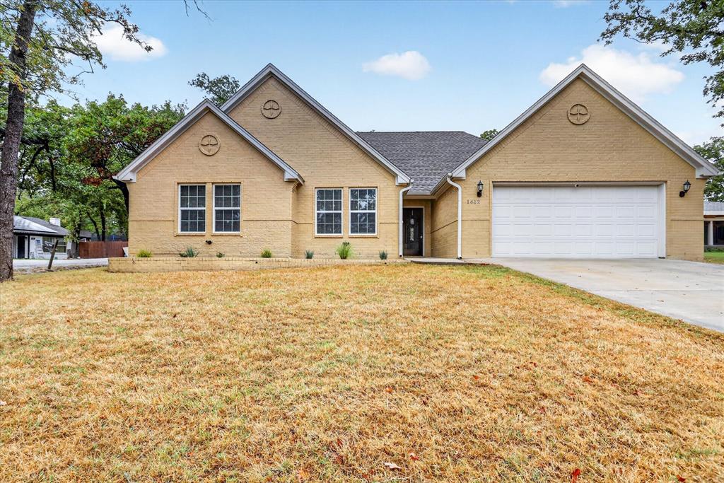 1612 Tanglewood Drive Property Photo 1