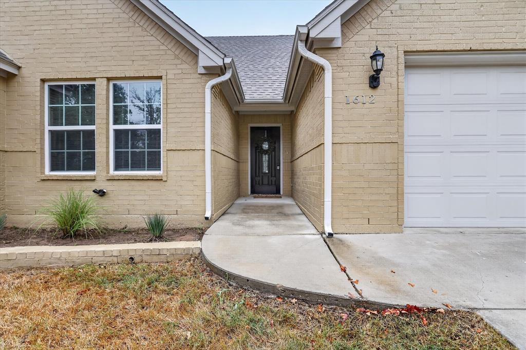 1612 Tanglewood Drive Property Photo 4