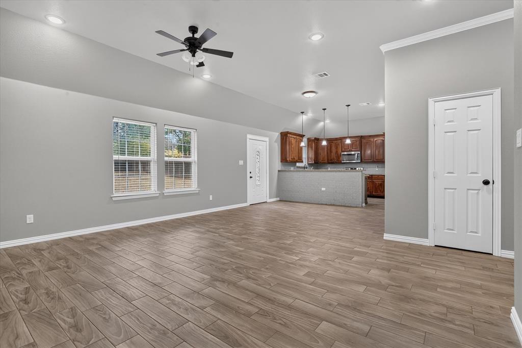 1612 Tanglewood Drive Property Photo 6