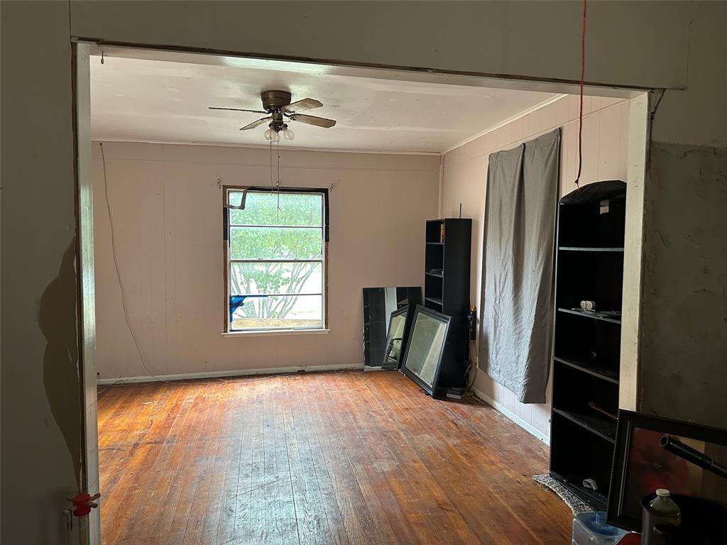 402 Main St Property Photo 14