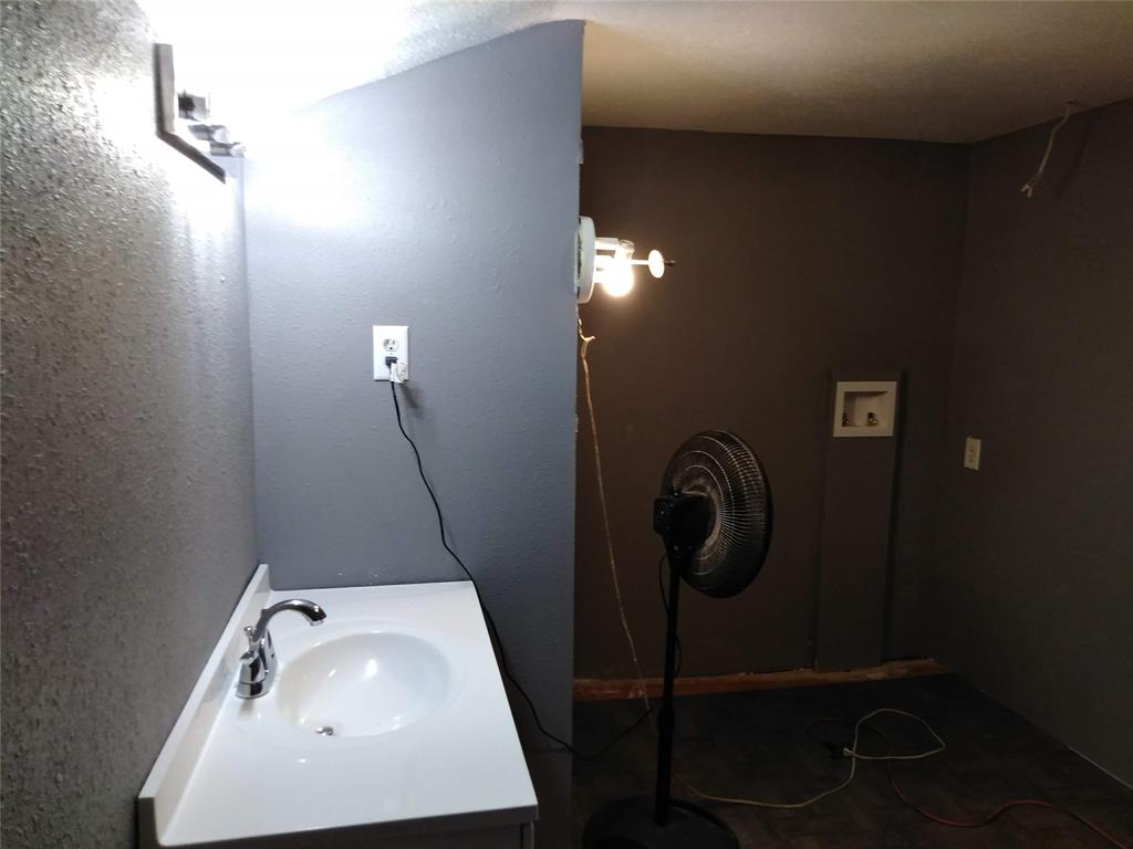 402 Main St Property Photo 19