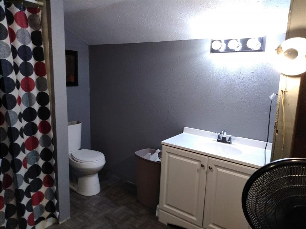 402 Main St Property Photo 26