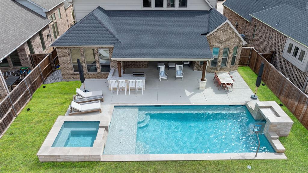 10920 Autumn Leaf Court Property Photo 2