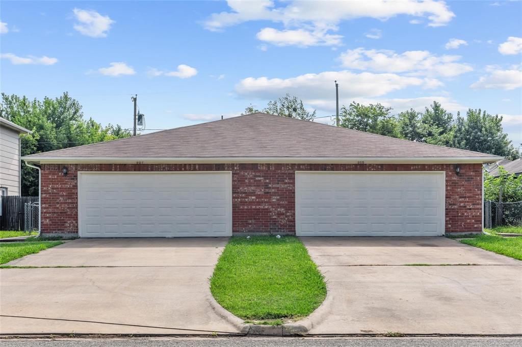 905-907 N Brents Avenue Property Photo 1