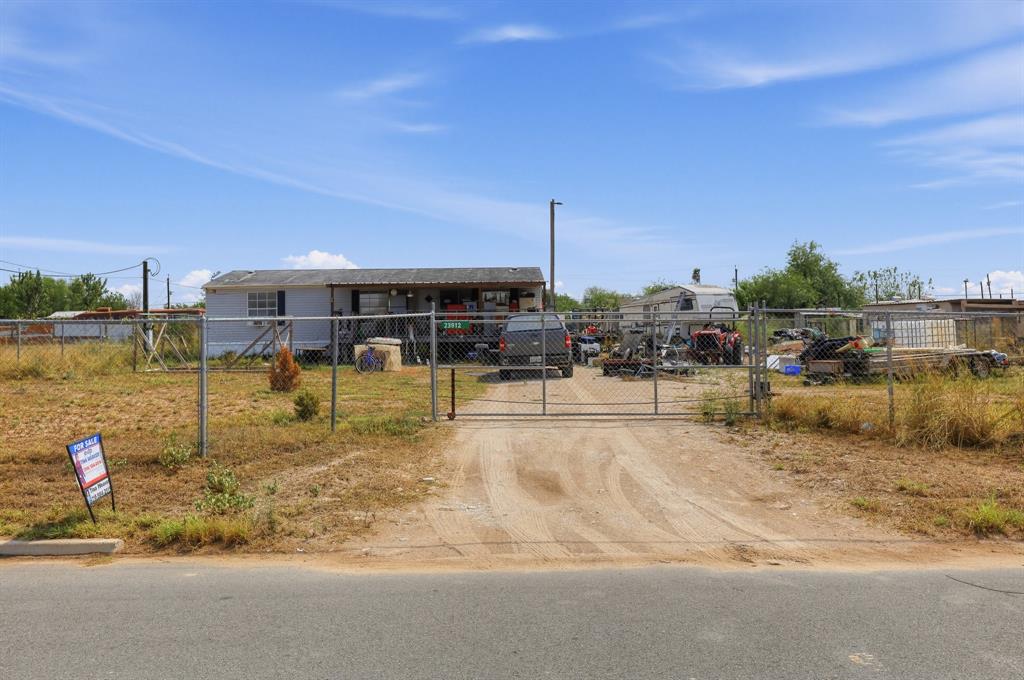 23912 San Miguel Avenue Property Photo 2