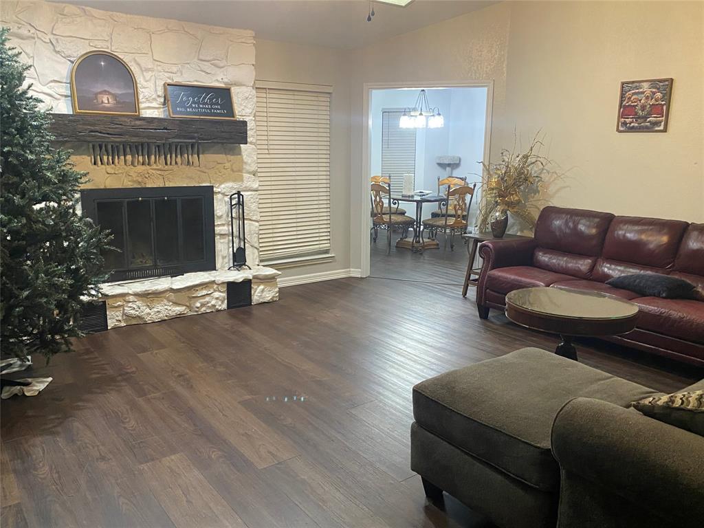 501 Mesquite Street Property Photo 4
