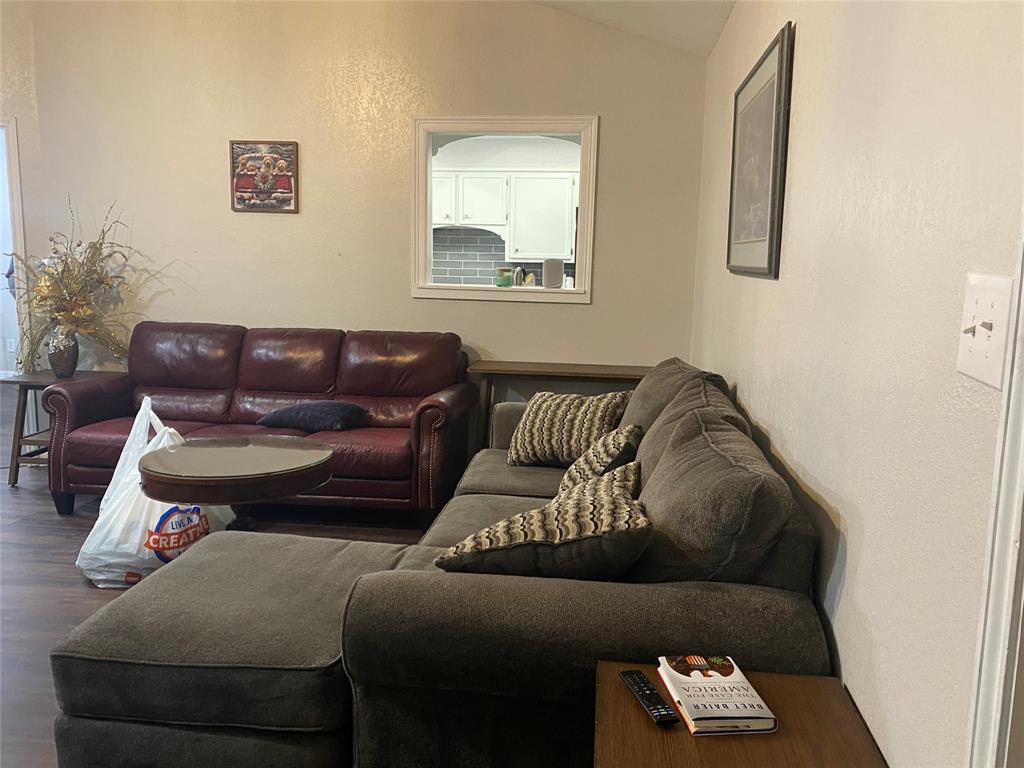 501 Mesquite Street Property Photo 6