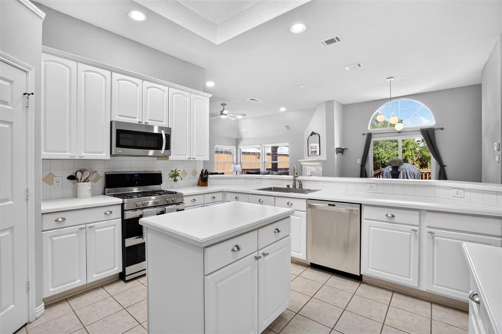 10908 Shadow Brook Lane Property Photo 15