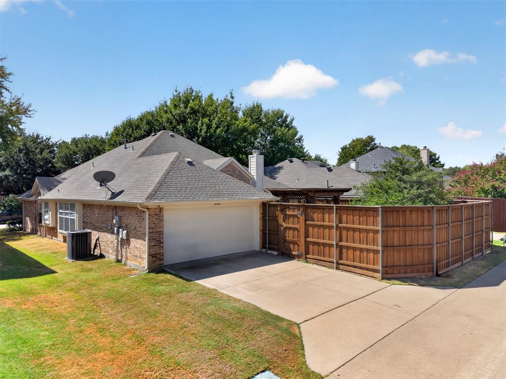 10908 Shadow Brook Lane Property Photo 27